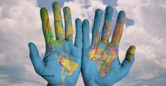 Hände mit Weltkarte | Foto: Pixabay