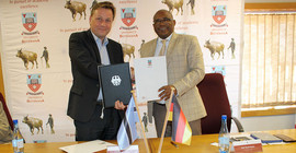 Prof. Oliver Günther und Prof. David Norris. Zu Gast an der University of Botswana.
