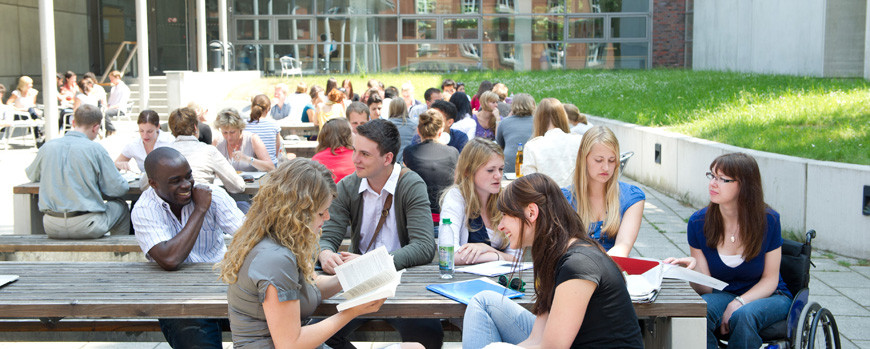 Studierende am Campus Griebnitzsee