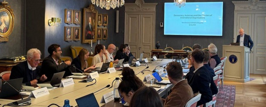Workshop Stockholm Forscherinnen und Forscher der internationalen Beziehungen bei einem Workshop zum Thema Democracy, Autocracy, and International Cooperation