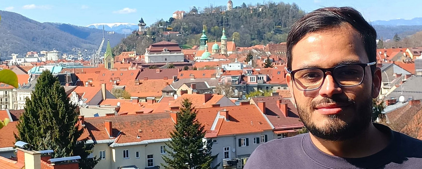Yannic Vargas with the city of Graz in the background