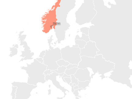 Es ist ein Ausschnitt einer Europakarte zu sehen, auf der Norwegen farblich hervorgehoben ist. Die Stadt Horten ist markiert. Das Bild stammt von EDUC.