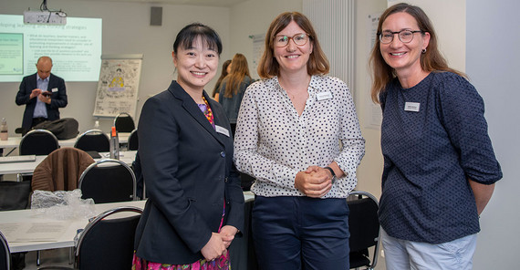 Die Professorinnen Yuri Uesaka, Hanna Dumont und Nadine Spörer auf dem Symposium in Potsdam.