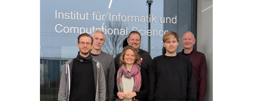 Forschungsgruppe Theoretische Informatik, Januar 2025, v.l.n.r.: Tom Kranz, Tim Richter, Linda Kleist, Sebastian Böhne, Tim Gerlach, Henning Bordihn