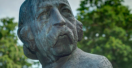 Statue von Theodor Fontane