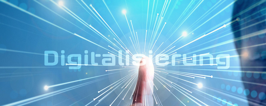 Grafik mit dem Schriftzug "Digitalisierung" Ein Finger tippt auf den Schriftzug "Digitalisierung" von dem stilisierte Strahlen in alle Richtungen abgehen