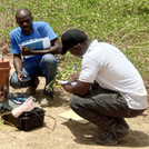 Both PhD students of Burkina are implementing the measurement instructions they have just learned