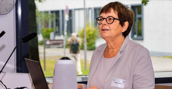 Vizepräsidentin für Forschung, wissenschaftliche Qualifizierungsphase und Chancengleichheit Prof. Dr. Barbara Höhle beim Kickoff Meeting des Sonderforschungsbereichs (SFB) 1644 „Phänotypische Plastizität bei Pflanzen“.