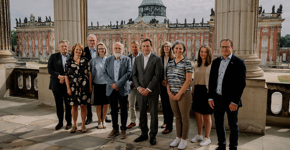 Delegation of the University of South-Eastern Norway (USN) with the President of the University of Potsdam, Prof. Oliver Günther, Ph.D. (5th from right), and the Vice President for International Affairs and Fundraising, as well as the President's Representative for the European Digital UniverCity - EDUC, Prof. Dr. Florian J. Schweigert (at left).