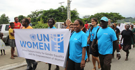 Demonstrierende beim Internationalen Frauentag 2014. Foto: Wikimedia/UN WOMEN Pacific