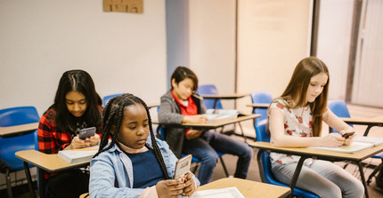 Kinder Schule Smartphone