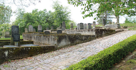 Jewish cemetery in Oderberg. The photo is from Dr. Anke Geißler-Grünberg.