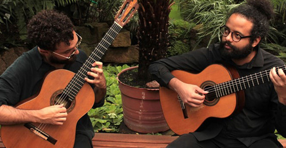 Gitarrenduo Victor Santana und Vitor Noah