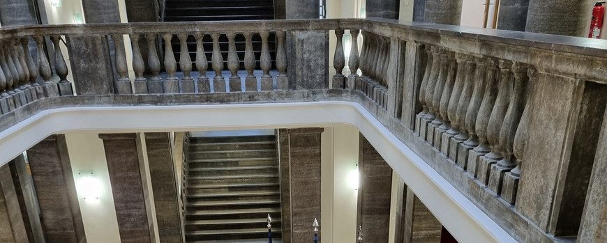 Columned hall of the BMVg in Berlin