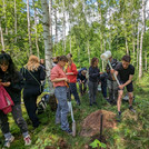 Anfertigen eines Bodenprofils im Forst Brieselang (Modul Vegetation Mitteleuropas)