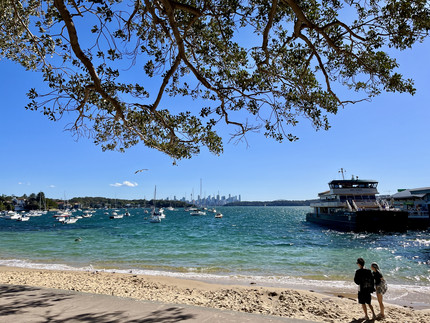 Watson’s Bay mit Blick auf die Hochhäuser der Innenstadt in Sydney.