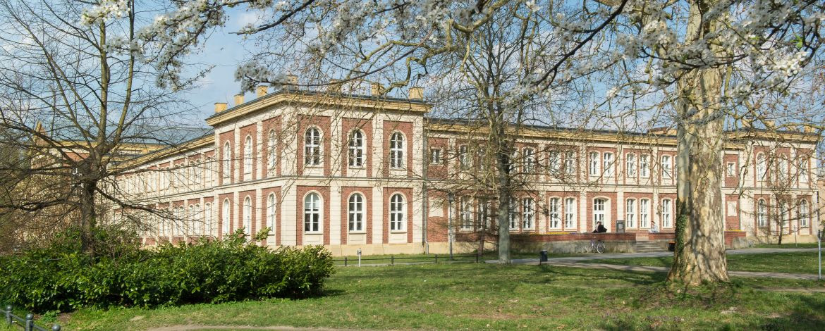 Abbildung vom Haus 12, Haupteingang