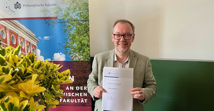 Alaric Searle has been appointed honorary professor at the University of Potsdam.