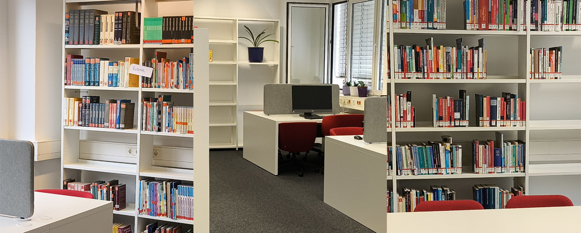 Fotos der umgebauten Mediothek - Link zur Ausschreibung (PDF)