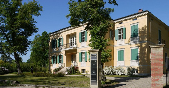 Villa Quandt (Große Weimeisterstr. 46/47), in der das Theodor-Fontane-Archiv seit 2007 seinen Sitz hat. (Foto: Fontane-Archiv) Villa Quandt (Große Weimeisterstr. 46/47), in der das Theodor-Fontane-Archiv seit 2007 seinen Sitz hat. (Foto: Fontane-Archiv)